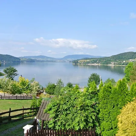 Pelna W Grodku Nad Dunajcem *