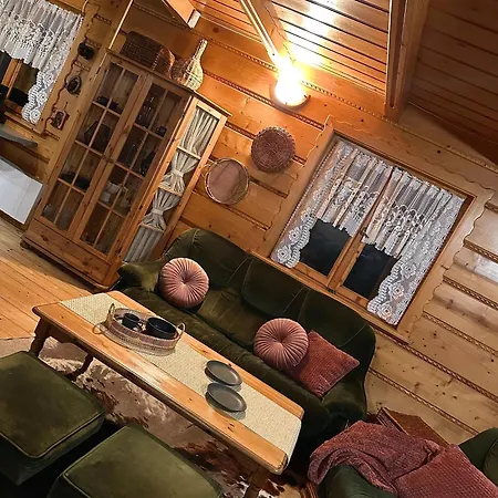 Pelna W Grodku Nad Dunajcem *