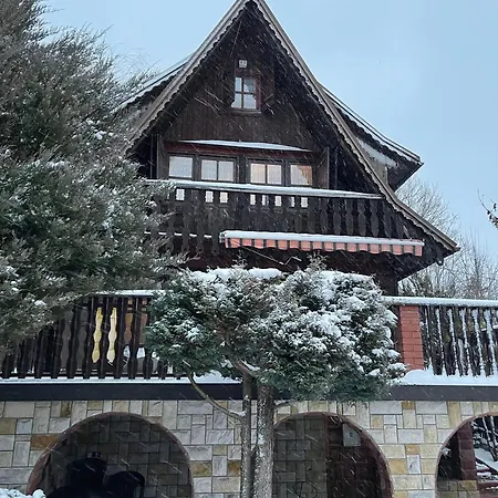 Pelna W Grodku Nad Dunajcem